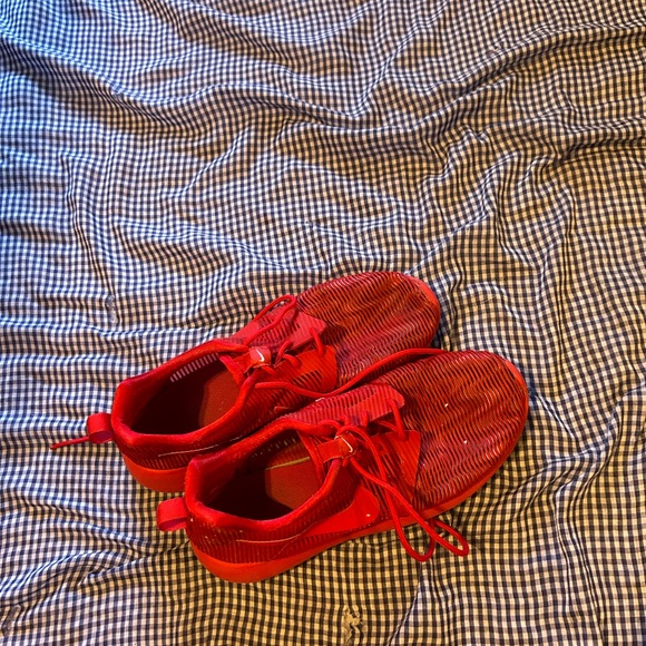 Nike red tennis shoes - Picture 1 of 4